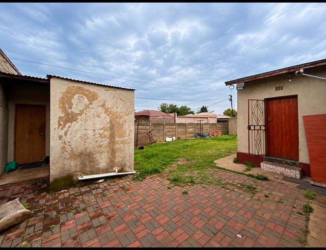 5 BEDROOM HOUSE FOR SALE IN VANDERBIJLPARK CW 3